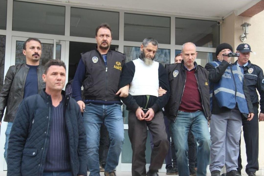 Ayşe &Ouml;zt&uuml;rk&rsquo;&uuml;n Katil Zanlısına Lin&ccedil; Girişimi