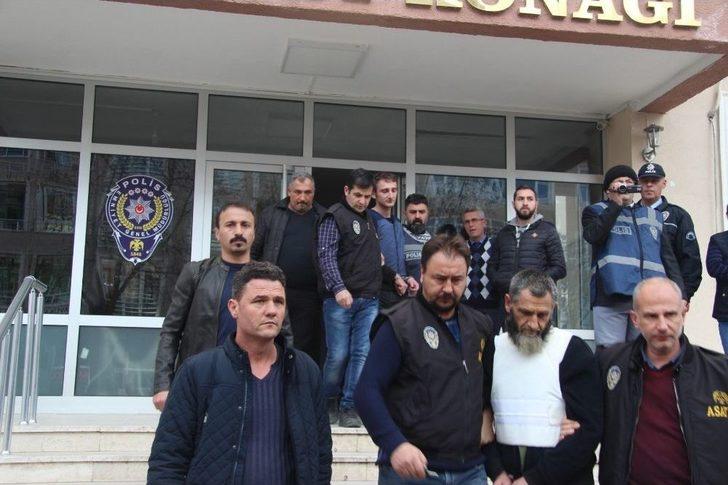 Ayşe Öztürk’ün Katil Zanlısına Linç Girişimi G1