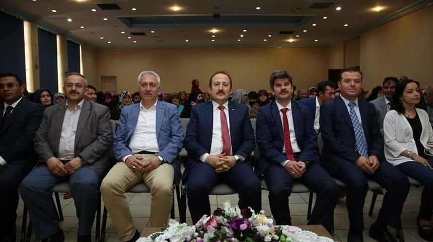 Okuma Yazma Kurslarını Tamamlayan Kursiyerlere Diplomaları Verildi