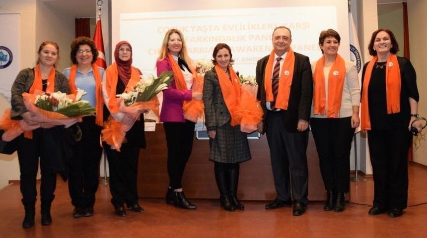 Esog&uuml;&rsquo;de &Ccedil;ocuk Yaşta Evliliklere Karşı Farkındalık Paneli D&uuml;zenlendi