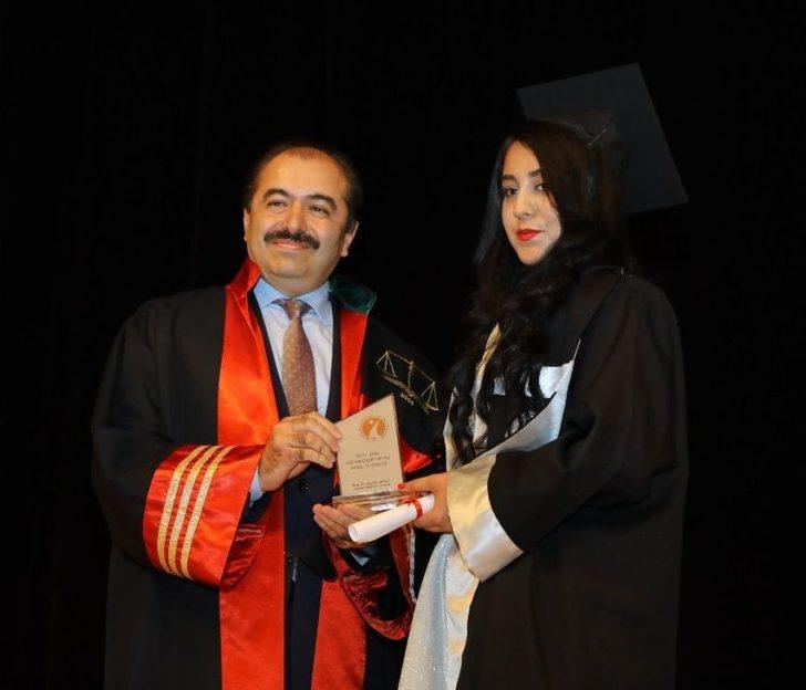 Erü İletişim Fakültesi 2017-2018 Mezunlarını Verdi G4