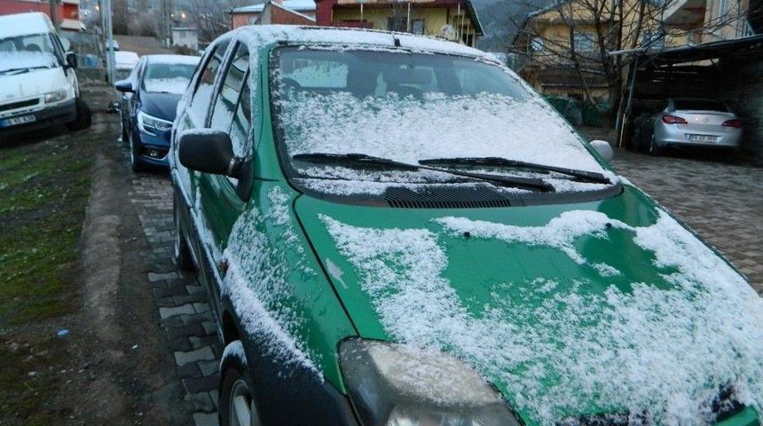 Posof’ta Gece Kar Gündüz Yağmur