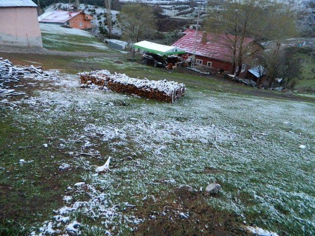 Posof’ta Gece Kar Gündüz Yağmur