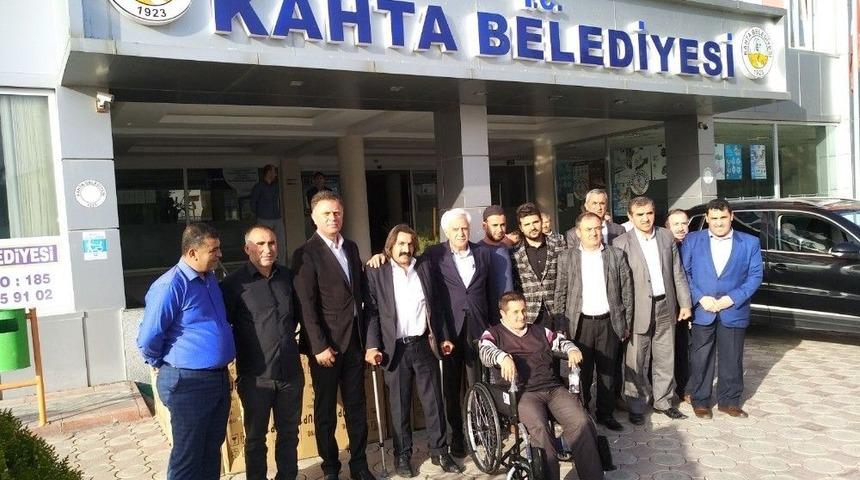 Kahta Belediyesinden Engellilere Tekerlekli Sandalye