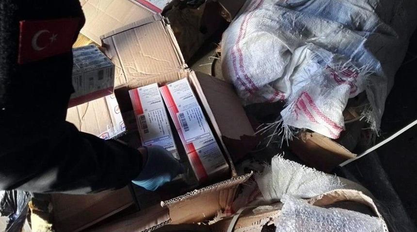 Hakkari&rsquo;de Silah Ve Sentetik Ecza &Uuml;r&uuml;n&uuml; Operasyonu