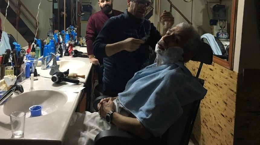 Beyoğlu&rsquo;nda 36 Saattir S&uuml;ren Elektrik Kesintisi Esnafı Mağdur Etti