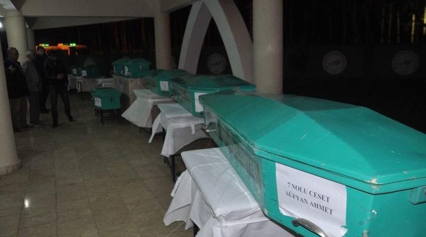 Iraklı M&uuml;ltecilerin Cenazeleri Reyhanlı&rsquo;da Toprağa Verildi