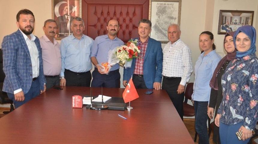 Ak Parti Manisa Milletvekili Adayı &Ouml;zkan Sahaya İndi