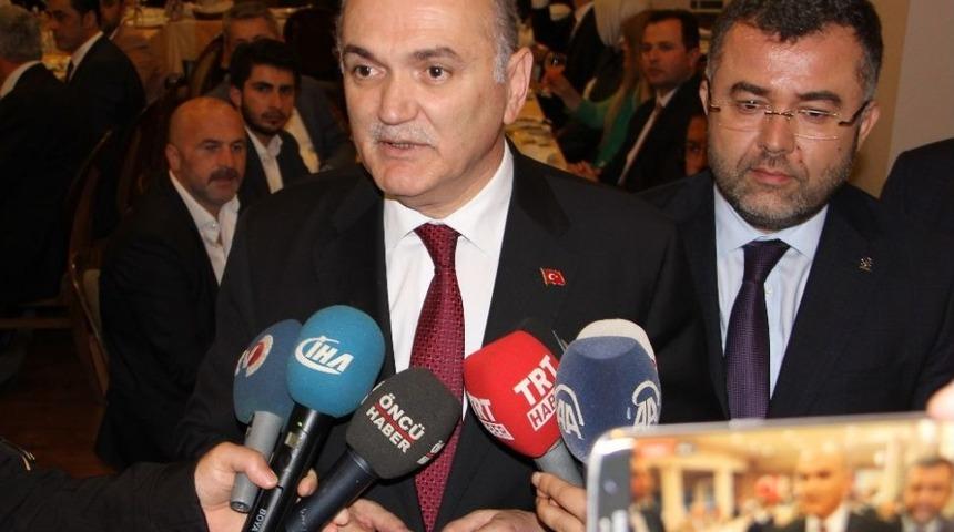 Bakan &Ouml;zl&uuml;: &ldquo;muharrem Bey Dersine İyi &Ccedil;alışmıyor&rdquo;