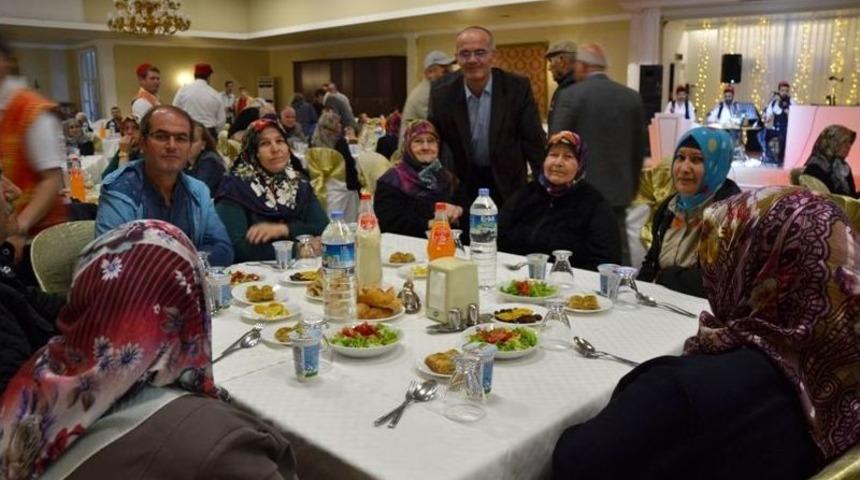 Biga’da Şehit Ve Gazi Yakınlarına İftar Verildi