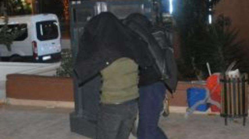 Girdikleri Evin Sahibini Tornavidayla Yaraladılar