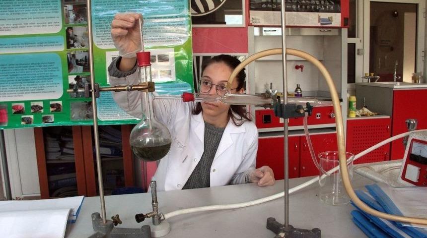 Manisalı &Ouml;ğrenciden Kepeğe Boneli &Ccedil;&ouml;z&uuml;m