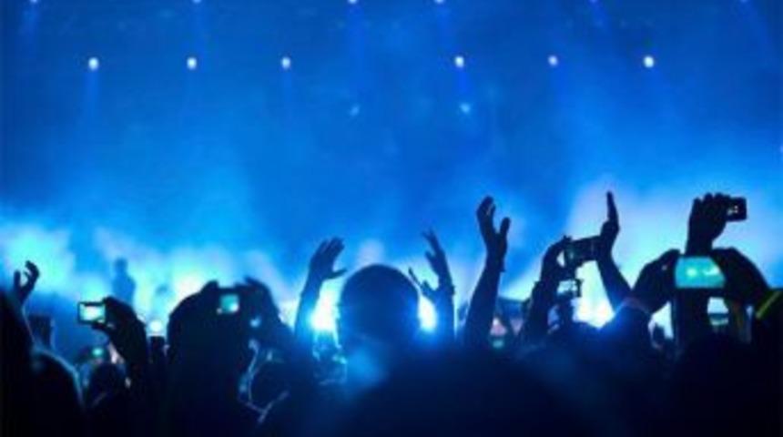 Erkekler Eğlenceye Kadınlardan Daha Fazla Para Harcıyor