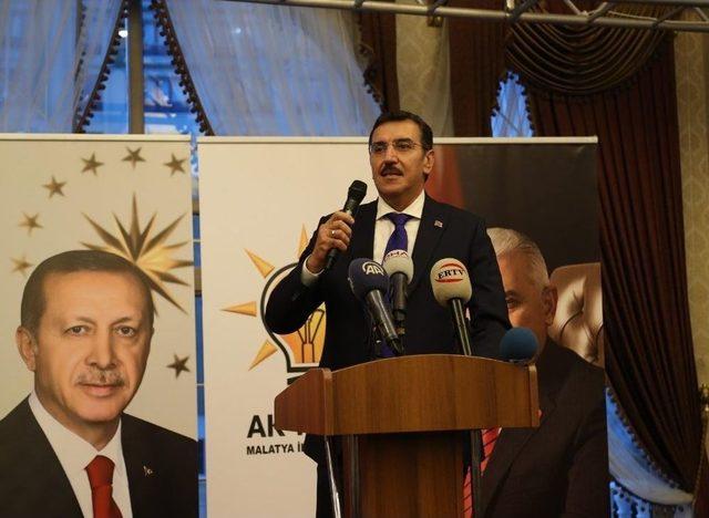 Bakan Tüfenkci, Ak Parti İftarına Katıldı