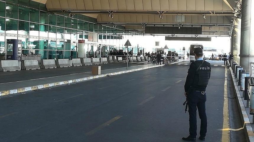 (&ouml;zel) Havalimanı&rsquo;nda Ş&uuml;pheli Paket F&uuml;nye İle Patlatıldı