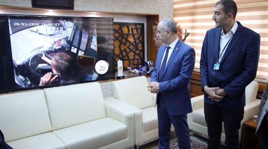 Başkan Aydın, &Ouml;rnek Davranışı &Ouml;d&uuml;llendirdi