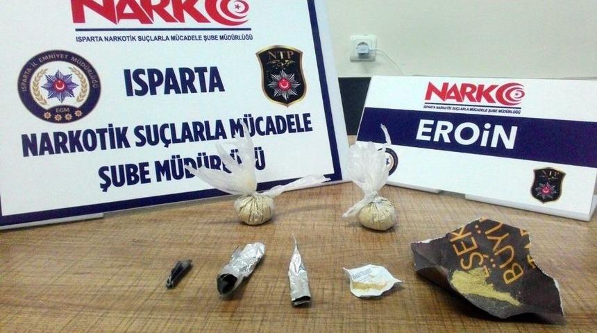 Isparta&rsquo;da Yolcu Otob&uuml;slerinde Uyuşturucu Operasyonu: 9 G&ouml;zaltı