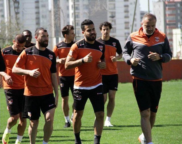 Adanaspor Ara Vermeden Çalışmalara Başladı