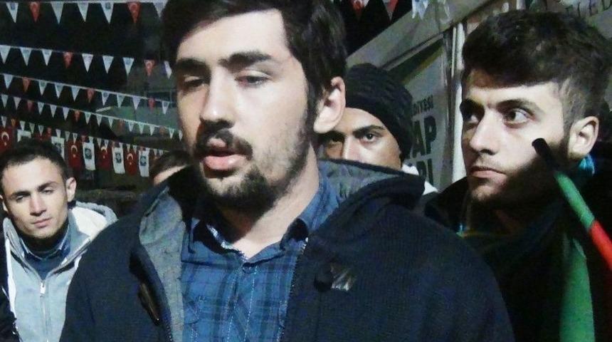 &Uuml;niversiteli Gen&ccedil;lerden Abd Başkanı Trump Tepki