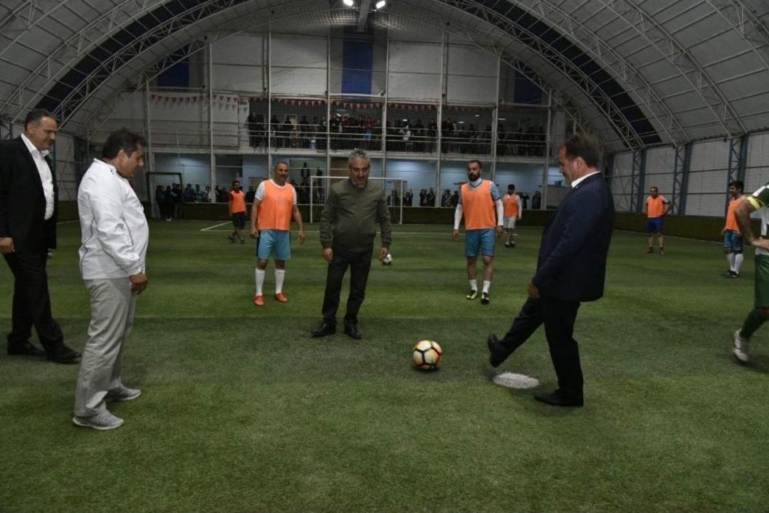 G&uuml;m&uuml;şhane&rsquo;de Kurumlararası 4.halı Saha Turnuvası Başladı