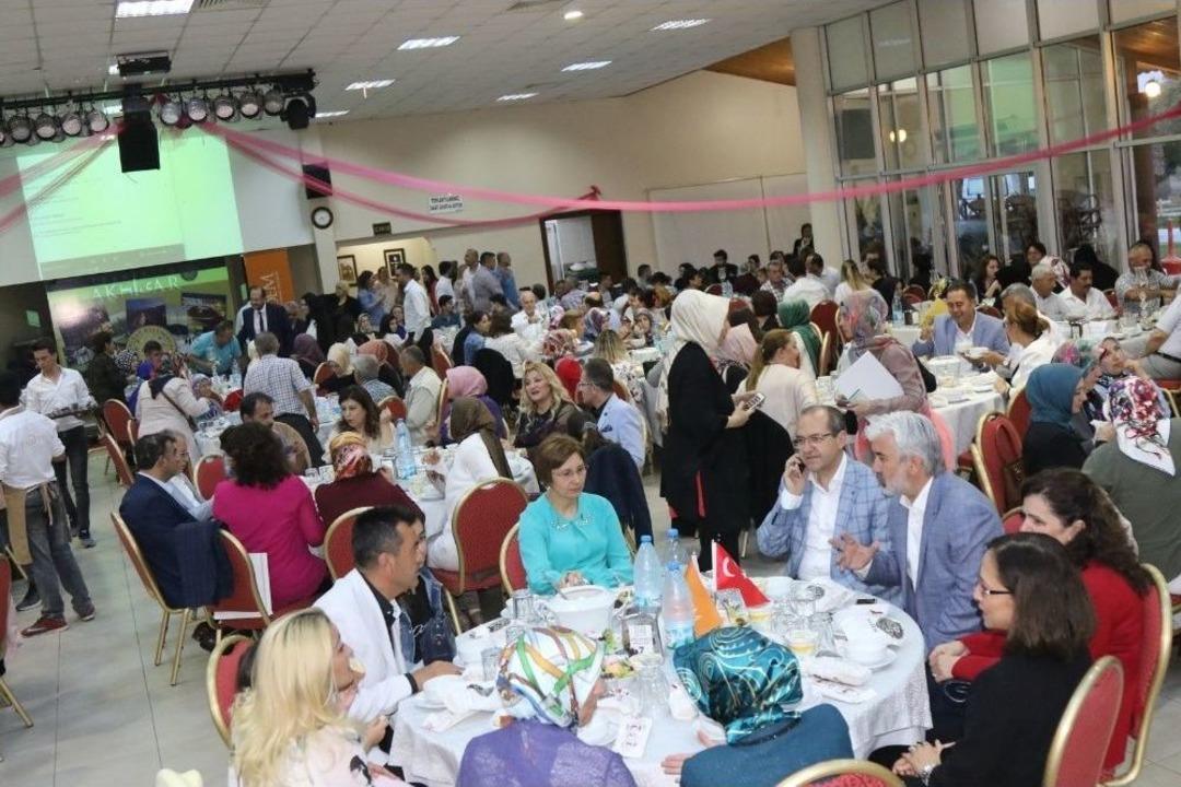 Kadem Akhisar&rsquo;da Şehit Ve Gazi Yakınları İle İftarda Buluştu