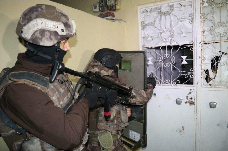 Adana’da Deaş Operasyonu: 12 Suriyeliye Gözaltı G2