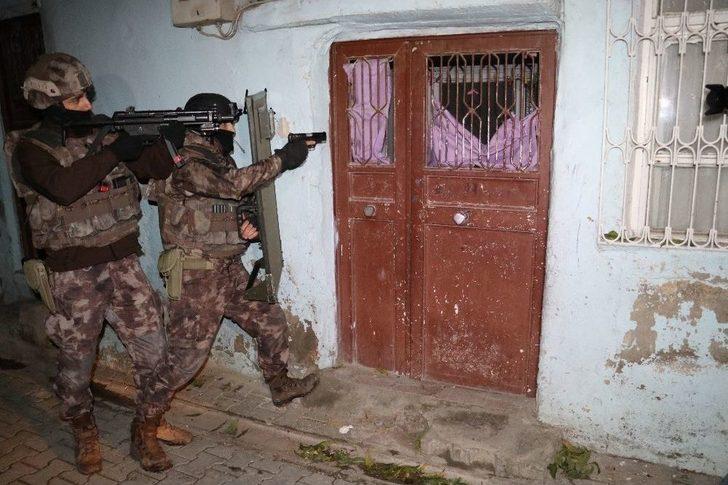 Adana’da Deaş Operasyonu: 12 Suriyeliye Gözaltı G4
