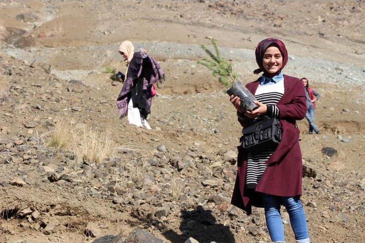 Erzincan’da Kyk’lı Gençler Gelecek İçin Fidan Dikti G2