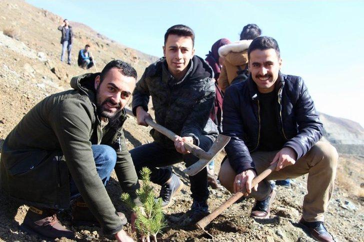 Erzincan’da Kyk’lı Gençler Gelecek İçin Fidan Dikti G3