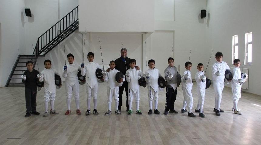 Ortaokul Eskrim Takımı Milli Olma Yolunda