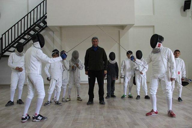 Ortaokul Eskrim Takımı Milli Olma Yolunda 1