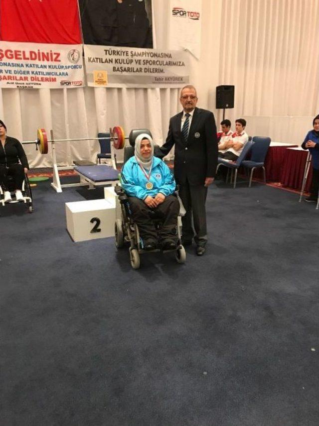 Bedensel Engelli Halterciler Konya&rsquo;dan 6 Madalya İle D&ouml;nd&uuml; 3