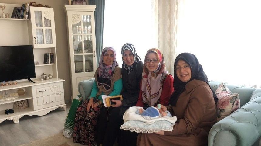 Yenidoğan Hediyeleri Nursel Ay&rsquo;dan