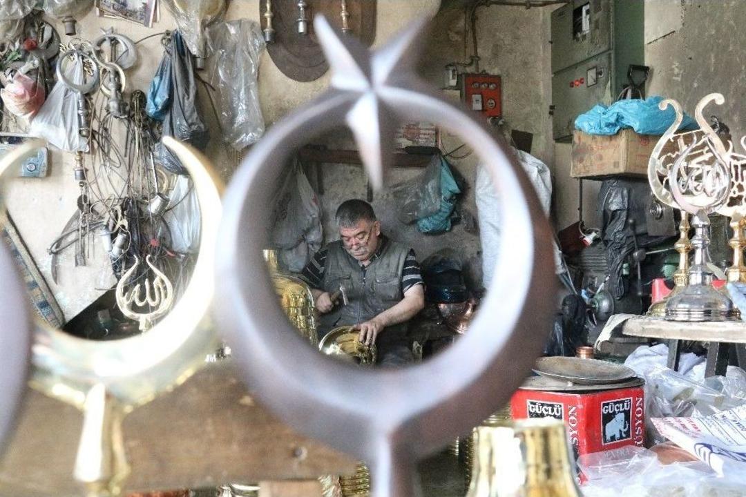 Alemciler Ramazan&rsquo;da Da Mesai Yapıyor