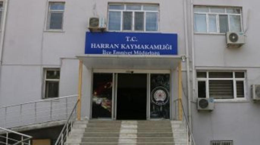 Kendilerini Polis Olarak Tanıtıp Girdikleri Evi Soydular