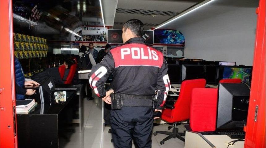 Kocaeli&rsquo;de Huzur Operasyonu: 22 G&ouml;zaltı