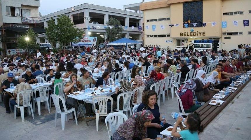 Başkan &Ccedil;er&ccedil;ioğlu, Yenipazarlılarla Buluştu