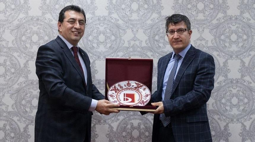 &lsquo;ge&ccedil;mişten G&uuml;n&uuml;m&uuml;ze Okuma K&uuml;lt&uuml;r&uuml;&rsquo; Konferansı