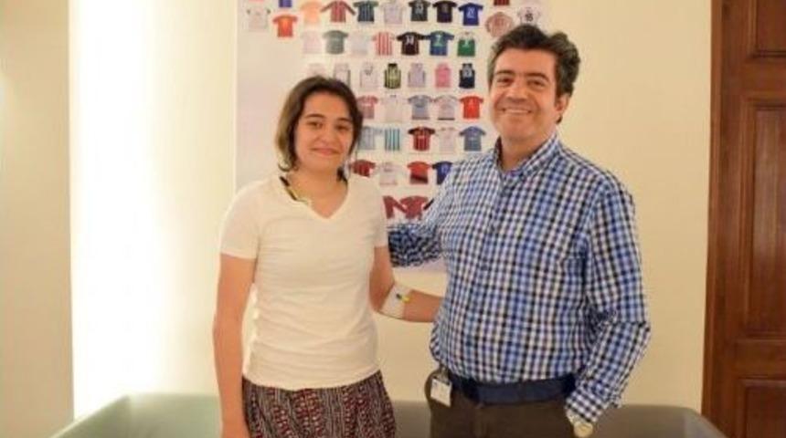 Milli Hentbolcu &Uuml;mm&uuml;g&uuml;ls&uuml;m K&uuml;bra &Ouml;zdoğan Acıbadem Kayseri Hastanesi&rsquo;nde Ameliyat Oldu