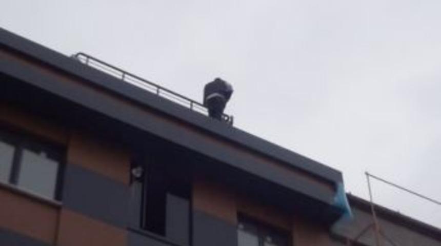 (&ouml;zel) 15&rsquo;inci Kez İntihara Kalkışan Simit&ccedil;iye Vatandaşlardan Tepki