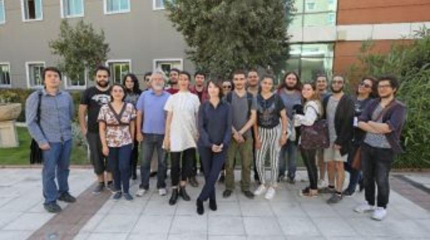 &Uuml;nl&uuml; Y&ouml;netmen Yeşim Ustaoğlu, &ldquo;sinemamız Ve Diziler Şiddeti &Ouml;zendiriyor&rdquo;