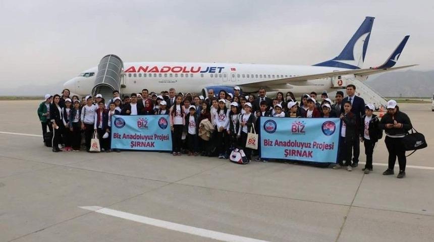 Cizreli &Ouml;ğrenciler İstanbul&rsquo;a Uğurlandı