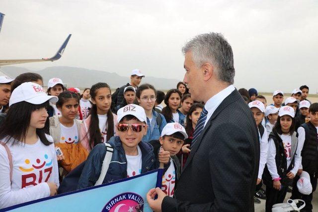 Cizreli Öğrenciler İstanbul’a Uğurlandı