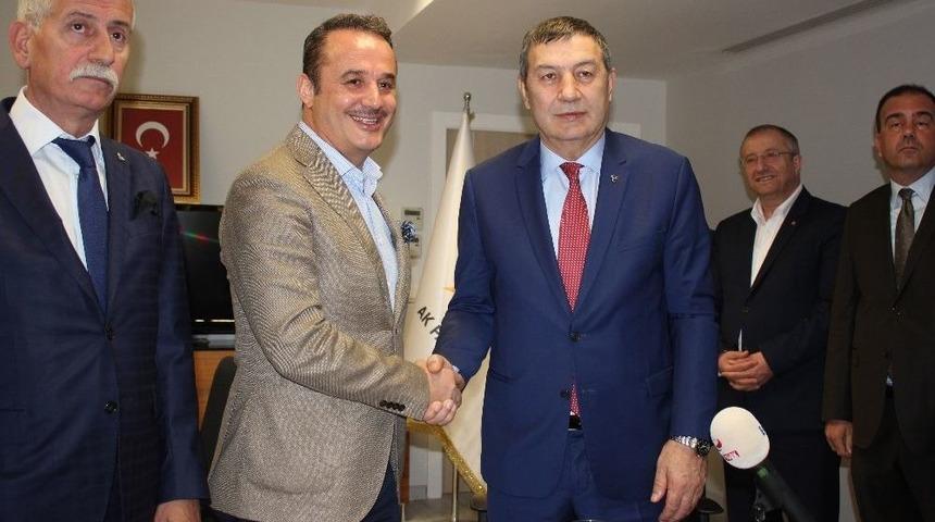 İzmir&rsquo;de Mhp&rsquo;den Ak Parti&rsquo;ye Ziyaret