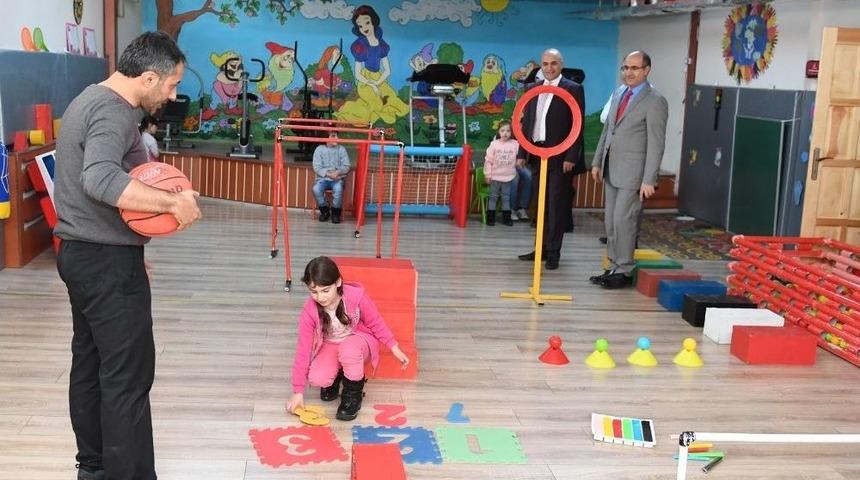 Ali Korkut, Erzurum &Ouml;zel Eğitim Uygulama Merkezini Ziyaret Etti