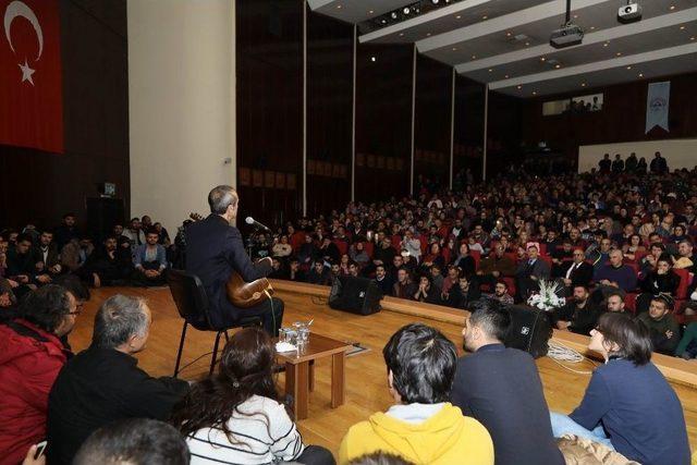 Erü’de Thm Sanatçısı Cengiz Özkan Konser Verdi