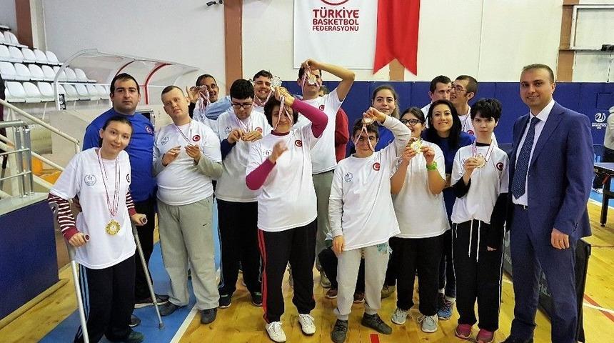 &lsquo;&rsquo;d&uuml;nya Engelliler G&uuml;n&uuml;&rsquo;&rsquo; Turnuvasında Dereceye Girenler &Ouml;d&uuml;llendirildi