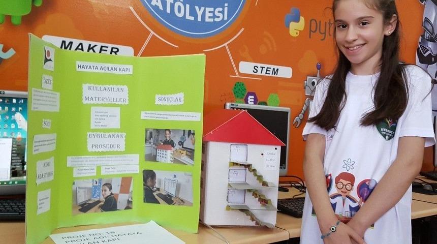 Yurt Yangınından Etkilendi &ldquo;hayata A&ccedil;ılan Kapı&rsquo;&rdquo; Projesini Yaptı