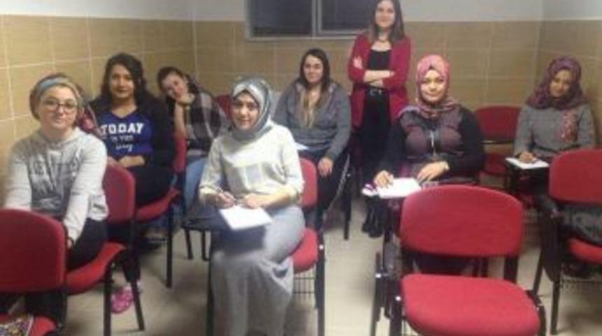 Yurt &Ouml;ğrencilerine Haftada 4 G&uuml;n Yabancı Dil Kursu