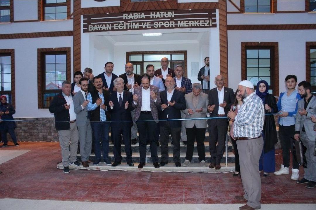 Kadınların &Uuml;cretsiz Spor Yapacağı Merkeze G&ouml;rkemli A&ccedil;ılış